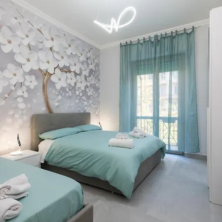 Vatican With Balcony روما