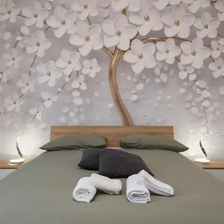 Vatican With Balcony * روما