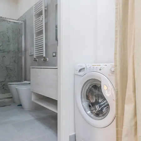 Vatican With Balcony روما